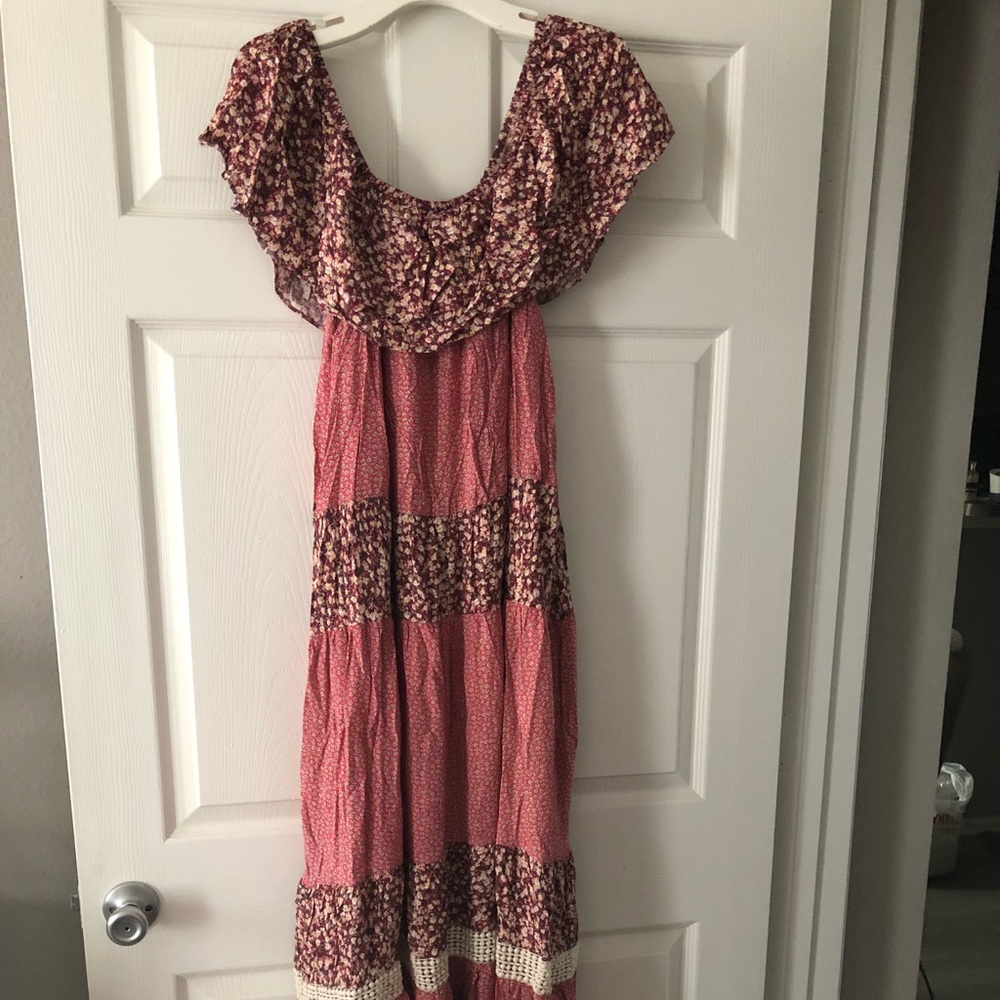Super cute off the shoulder maxi dress.